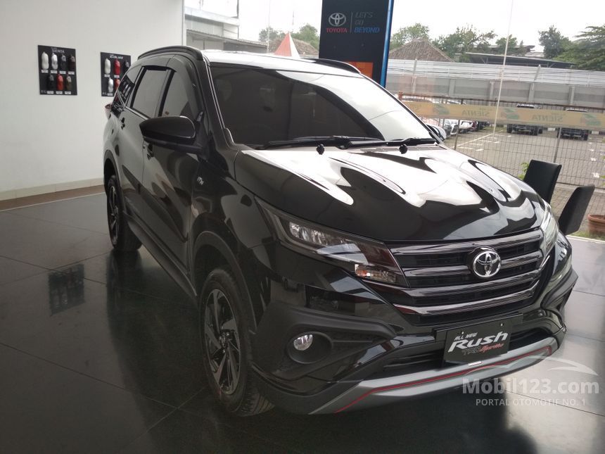 Jual Mobil Toyota Rush 2017 TRD Sportivo 1.5 di Jawa Barat 