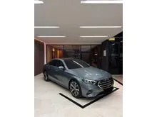 2024 Mercedes-Benz E200 2.0 Exclusive Line Sedan Green Metallic on Brown Odo 3 Rb (TERMURAH)