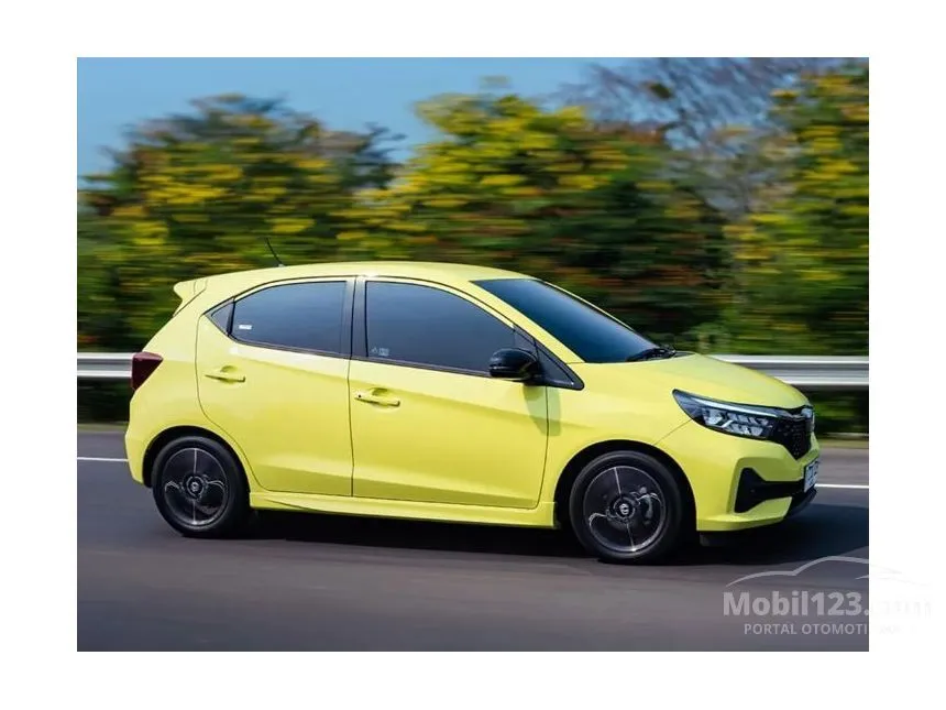 Jual Mobil Honda Brio 2024 RS 1.2 di Banten Automatic Hatchback Kuning Rp 198.300.000