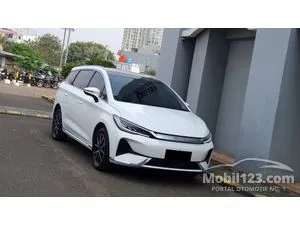 2025 BYD M6 Superior Captain 6 Seater MPV