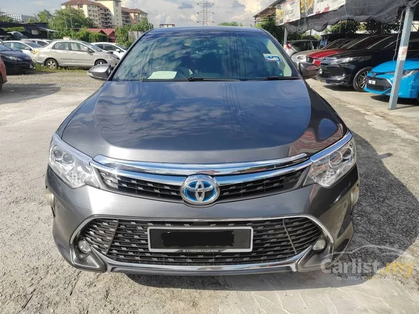 2017 Toyota Camry Hybrid Luxury Sedan