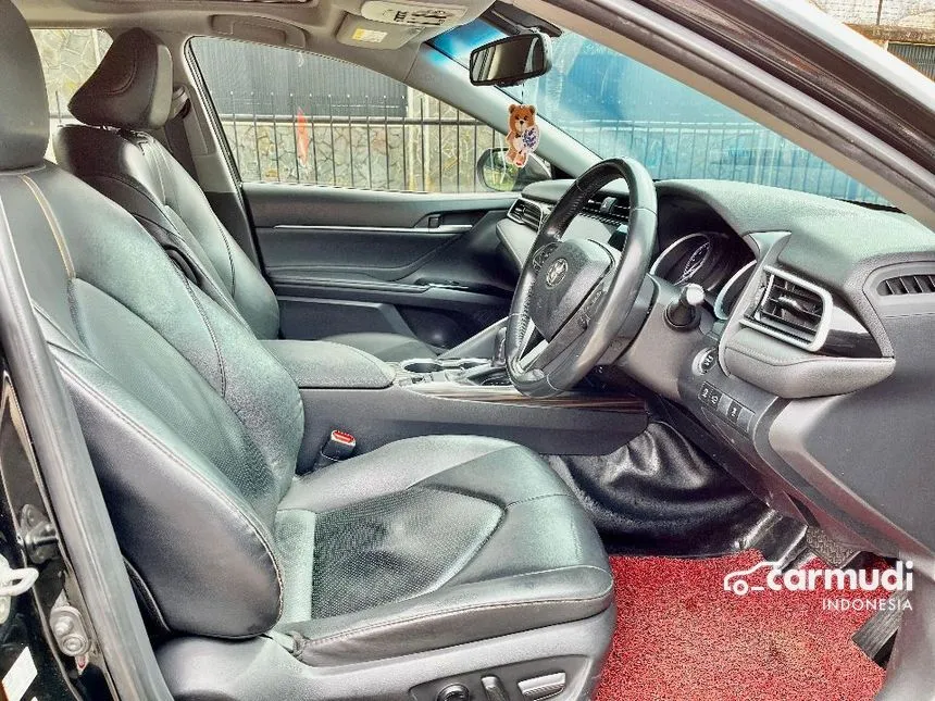 2020 Toyota Camry V Sedan