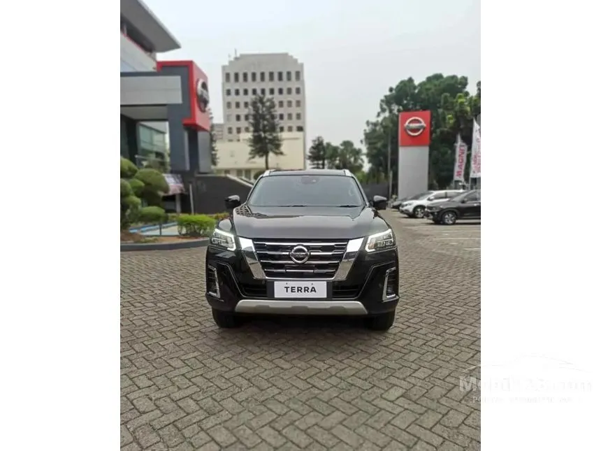 Jual Mobil Nissan Terra 2023 VL 2.5 di Banten Automatic Wagon Hitam Rp 735.000.000