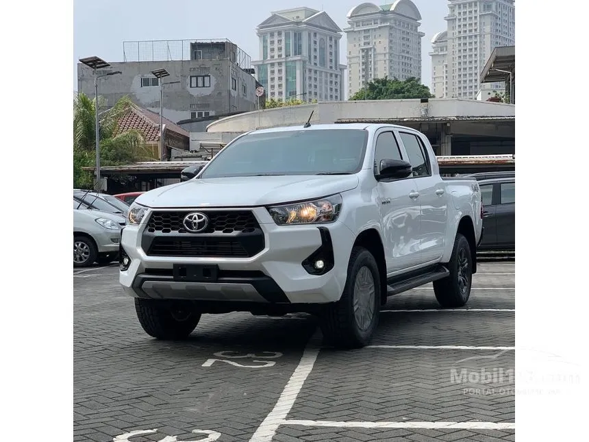 Jual Mobil Toyota Hilux 2024 G Dual Cab 2.4 di Sumatera Barat Manual Pick