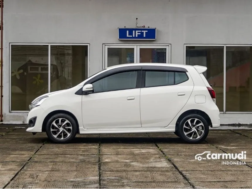 2019 Daihatsu Ayla R Hatchback