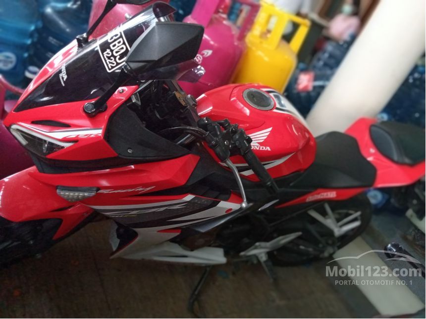 Jual Motor  Honda CBR  2017  150  Manual 0 2 di Banten Manual 