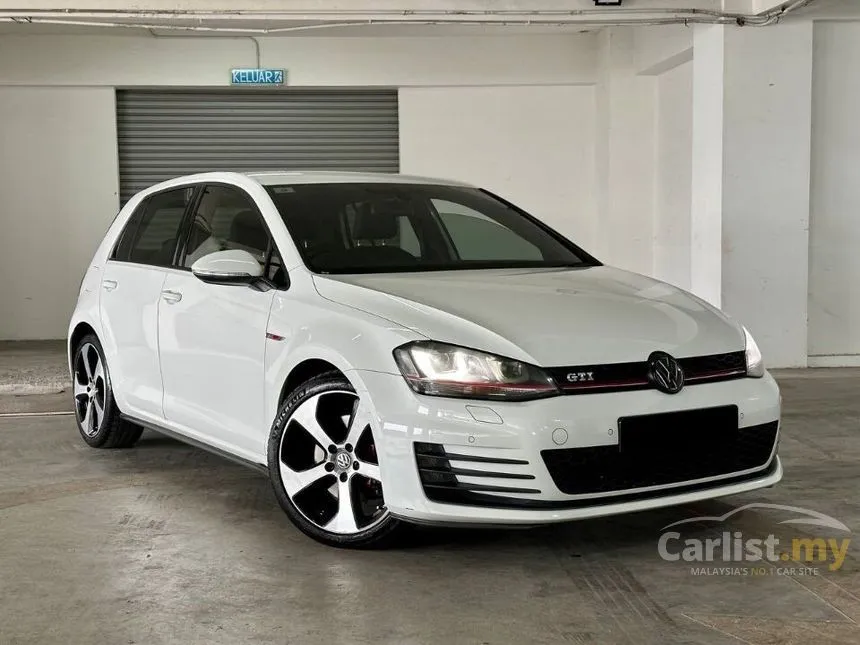 2013 Volkswagen Golf GTI Hatchback