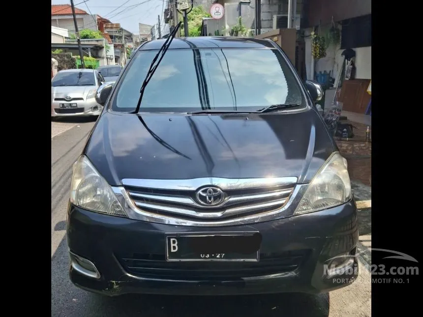 2011 Toyota Kijang Innova E MPV