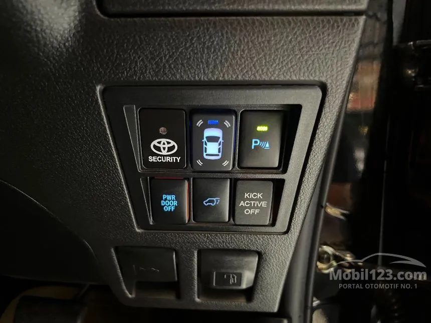 2019 Toyota Fortuner VRZ TRD 4X2 SUV