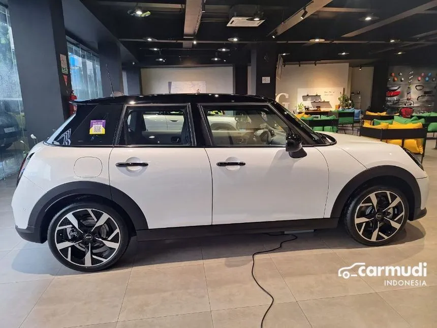 2024 MINI Cooper Cooper S Hatchback