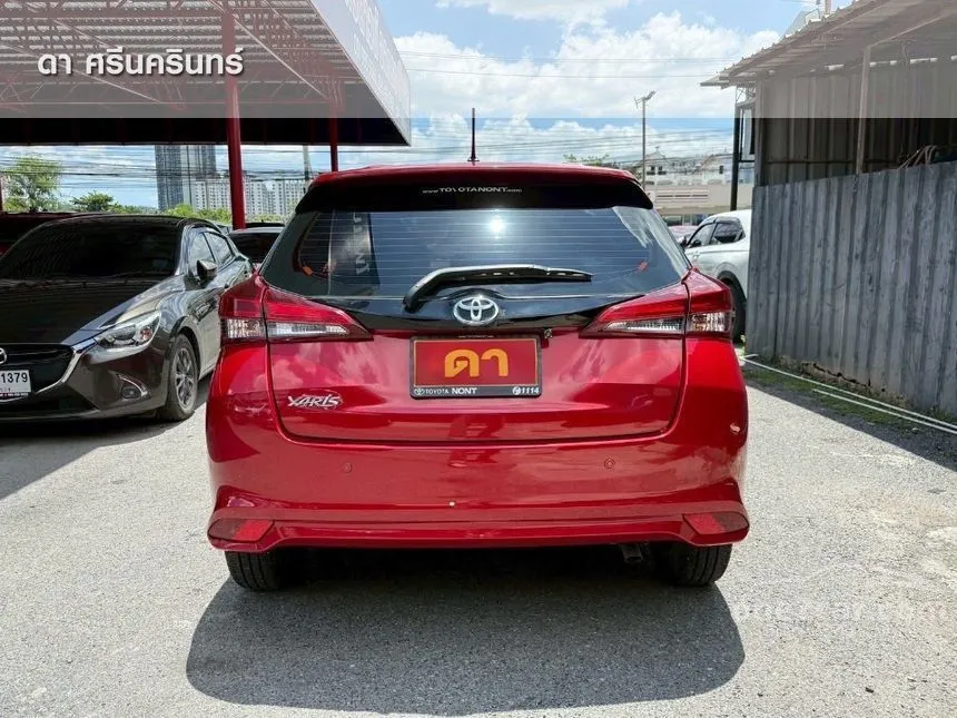 2022 Toyota YARIS Entry Hatchback