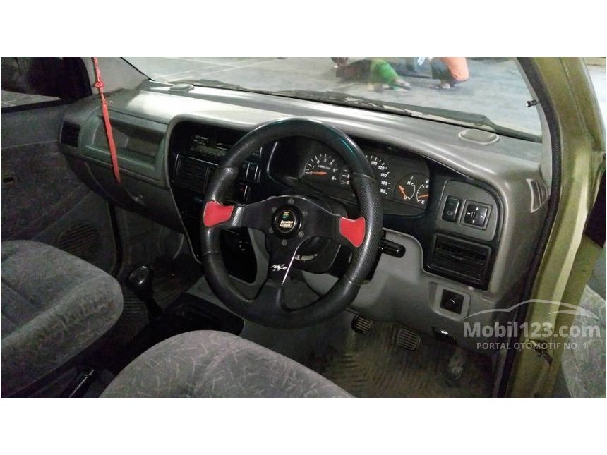 Jual Mobil  Isuzu Panther  2002 LS Hi  Grade  2 5 di Jawa 