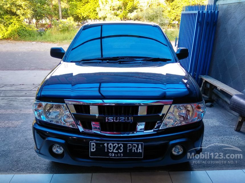 Jual Mobil Isuzu Panther 2014 LV 2.5 di Jawa Timur Manual Jual Mobil Isuzu Panther 2014 LV 2.5 di Jawa Timur Manual