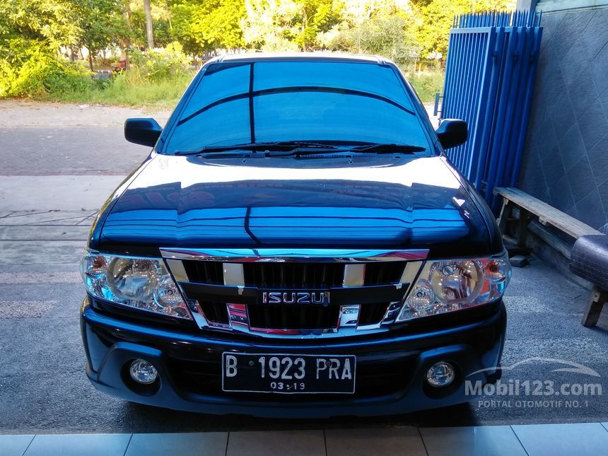 Jual Mobil Isuzu Panther 2014 LV 2.5 di Jawa Timur Manual 