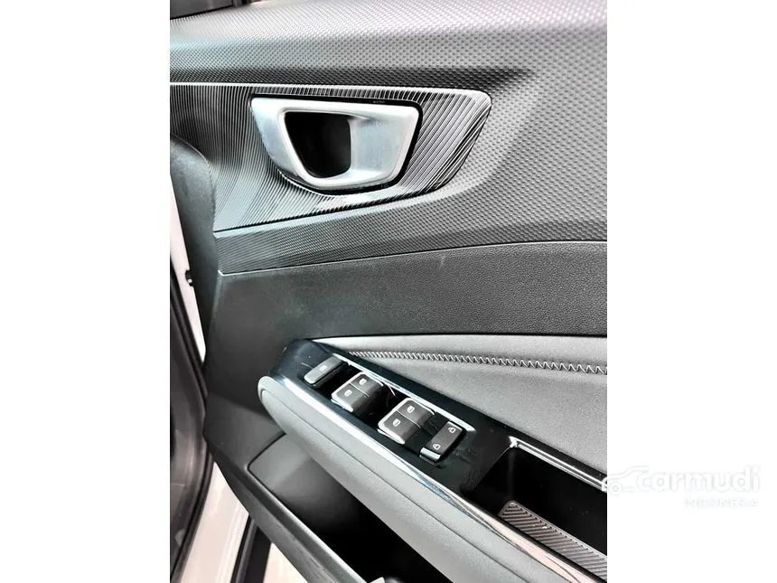 2025 Wuling Cloud EV Lite Hatchback