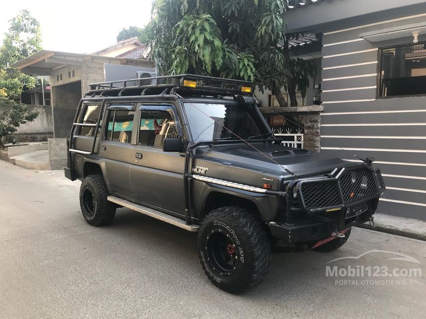 Jual Mobil Daihatsu Taft 1993 2.8 di Banten Manual Jeep Hitam Rp 95.000