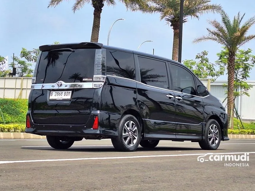 2018 Toyota Voxy MPV