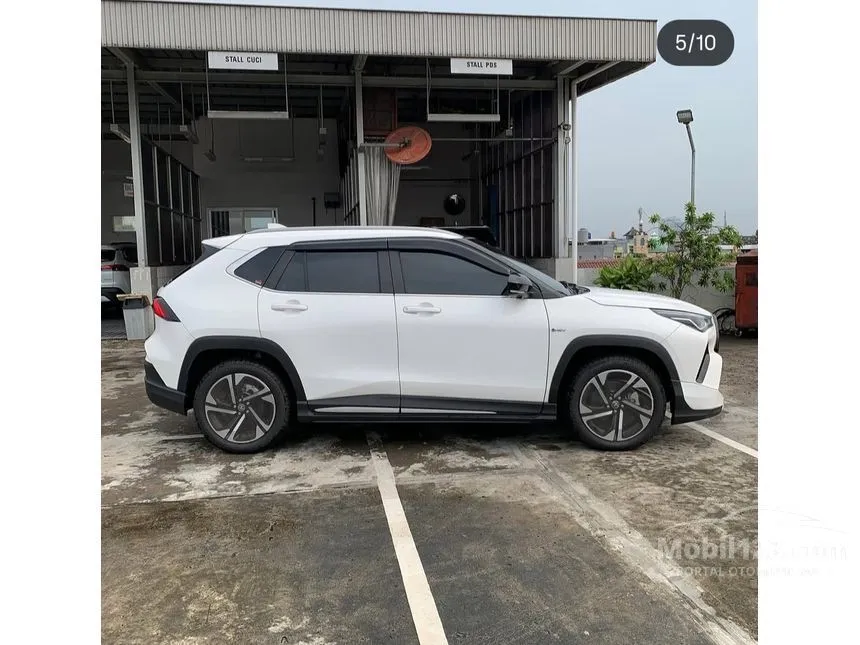 2026 Toyota Yaris Cross S HV with GR Parts Aero Pkg(Prem Clr) SUV