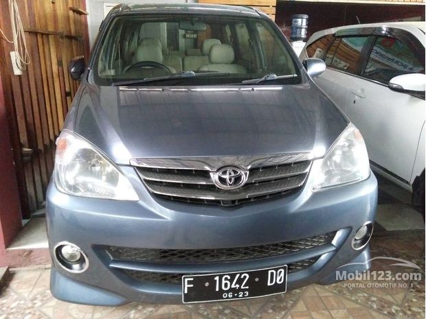 Toyota Avanza Mobil bekas dijual di Jawa-barat Indonesia 