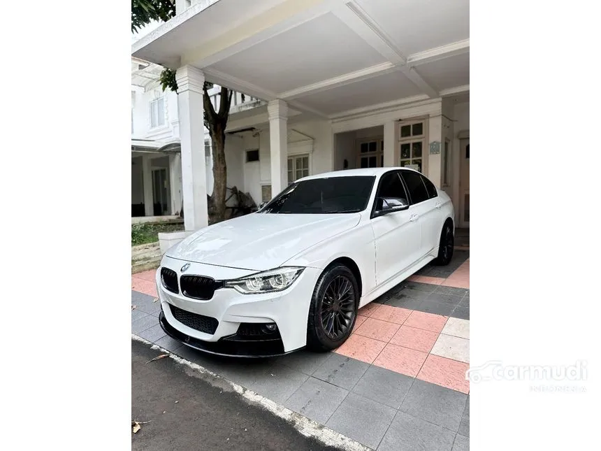 2019 BMW 320i Sport Shadow Edition Sedan