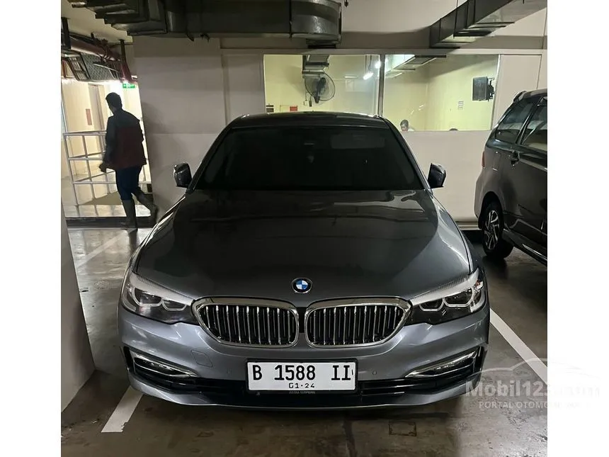 Jual Mobil BMW 520i 2018 Luxury 2.0 di DKI Jakarta Automatic Sedan Abu