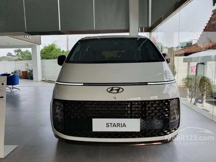 Jual Mobil Hyundai Staria 2024 Signature 9 2.2 di DKI Jakarta Automatic Wagon Putih Rp 915.000.000