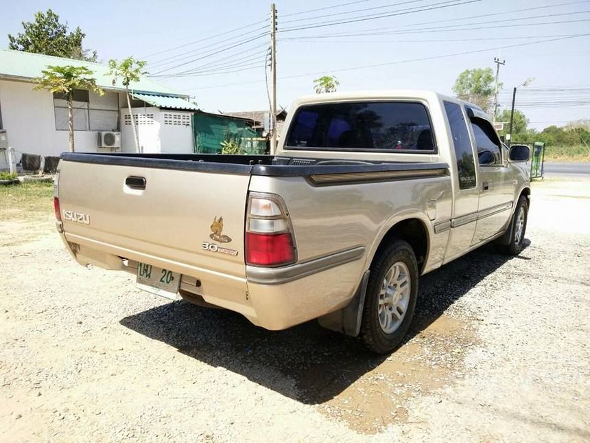 2001 Isuzu DRAGON POWER SLX Space Cab Pickup