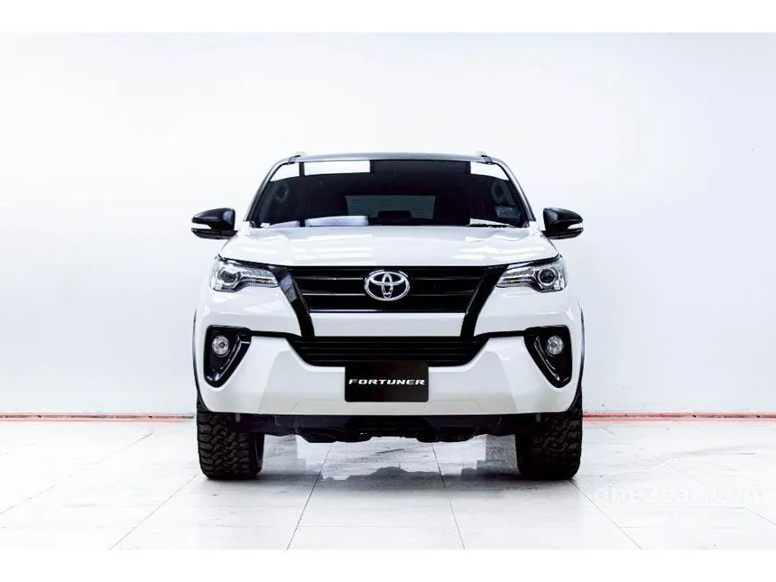 2016 Toyota FORTUNER V SUV
