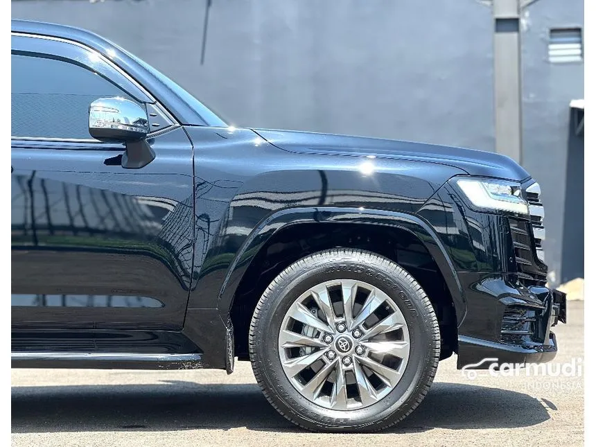 2023 Toyota Land Cruiser 300 VX-R SUV