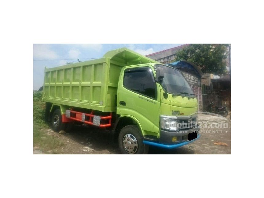2013 Hino Dutro Truck