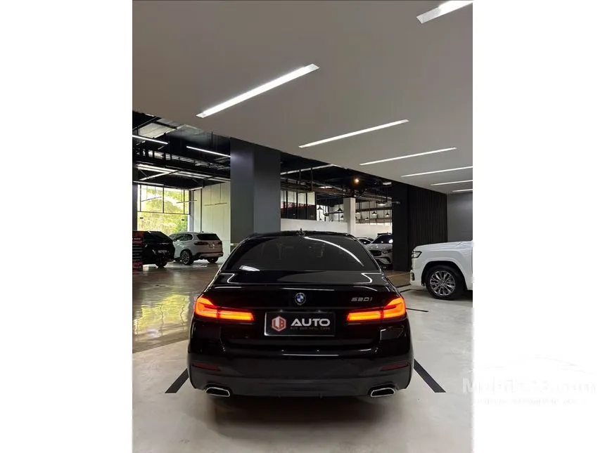 2022 BMW 520i M Sport Sedan