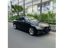 2015 BMW 320i 2.0 Sport Sedan Terbaik BMW 320i Sport Turbo Hitam F30