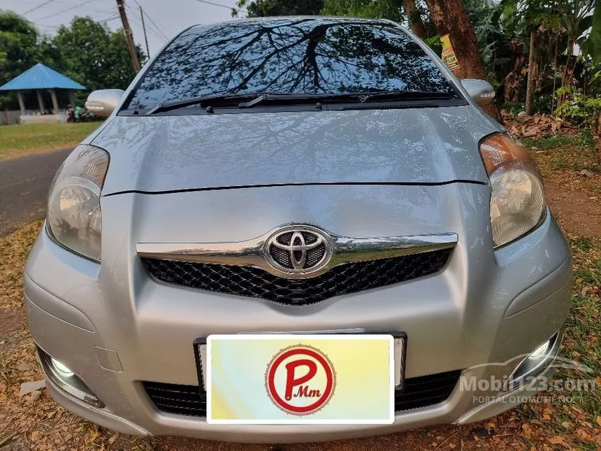 2010 Toyota Yaris E Hatchback