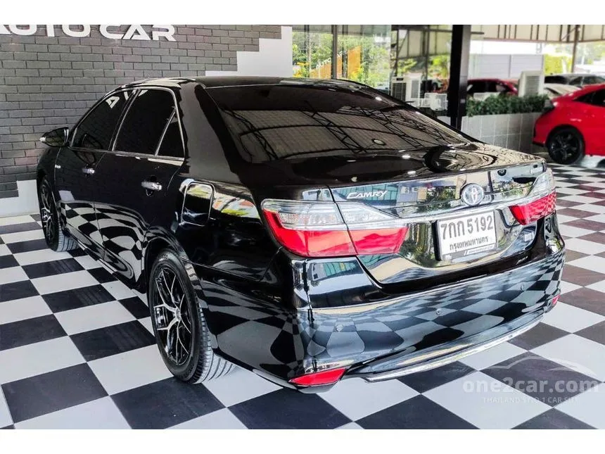 2018 Toyota Camry Hybrid Premium Sedan