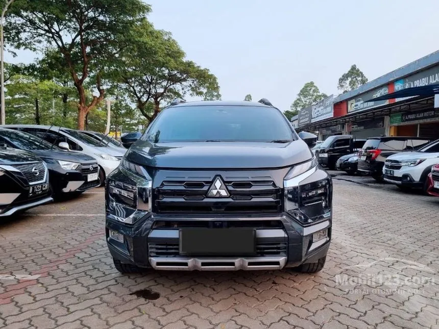 Jual Mobil Mitsubishi Xpander 2022 CROSS Premium Package 1.5 di Banten Automatic Wagon Abu