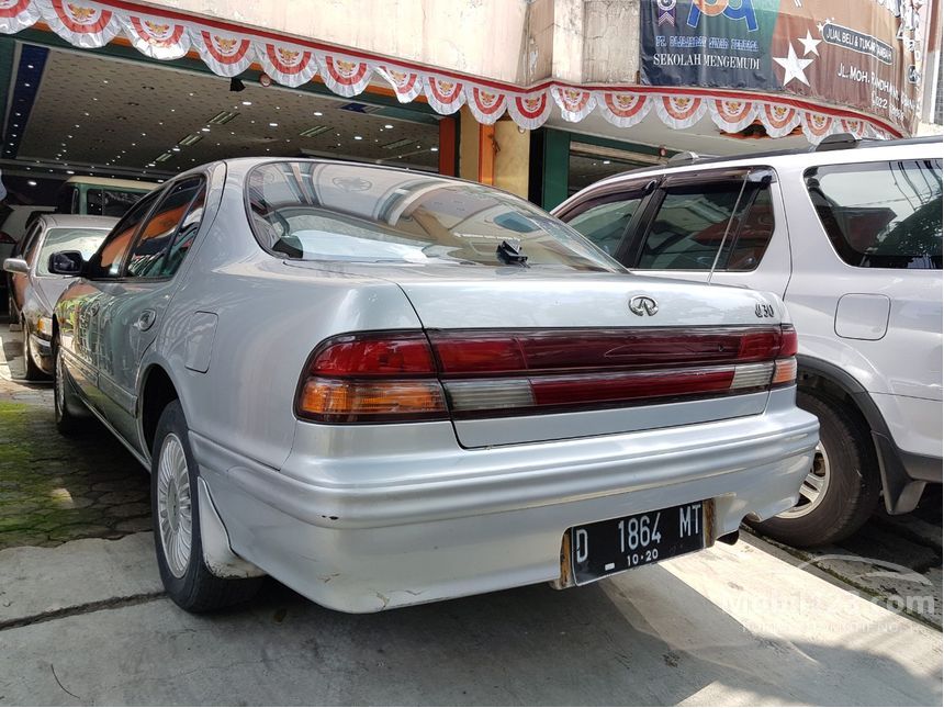 Jual Mobil Nissan Infiniti 1997 3.0 di Jawa Barat 