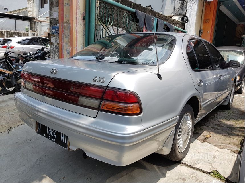 Jual Mobil Nissan Infiniti 1997 3.0 di Jawa Barat 