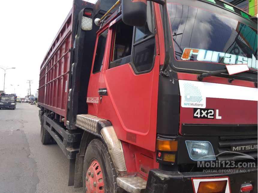 2009 Mitsubishi Fuso 7.5 Manual Trucks