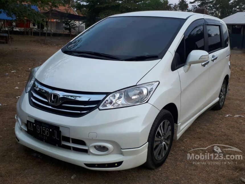 Jual Mobil Honda Freed 2013 E 1.5 di Yogyakarta Automatic 