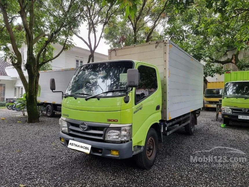 Jual Mobil Hino Dutro 2019 Truck 4.0 di Jawa Barat Manual Trucks Hijau Rp 239.000.000