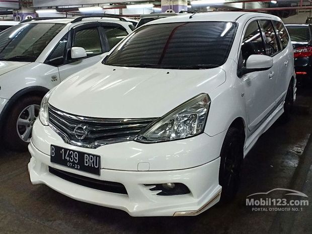 Nissan Grand Livina XV Mobil Tahun 2013 bekas dijual di 