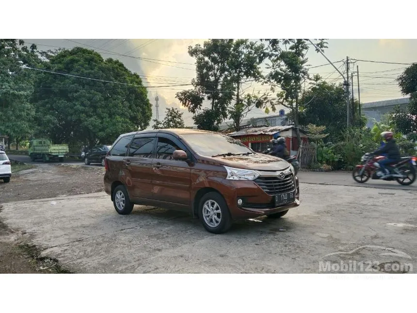 2015 Daihatsu Xenia R MPV