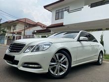 2011 Mercedes-Benz E300 3.0 Avantgarde AMG Sedan KM.39.000 TDP 75 JUTA MERCEDES BENZ E 300 AVG 2011 2012 WHITE ON BLACK