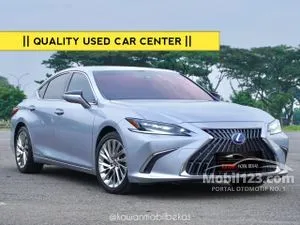 2022 Lexus ES 300h 2.5 Ultra Luxury Sedan