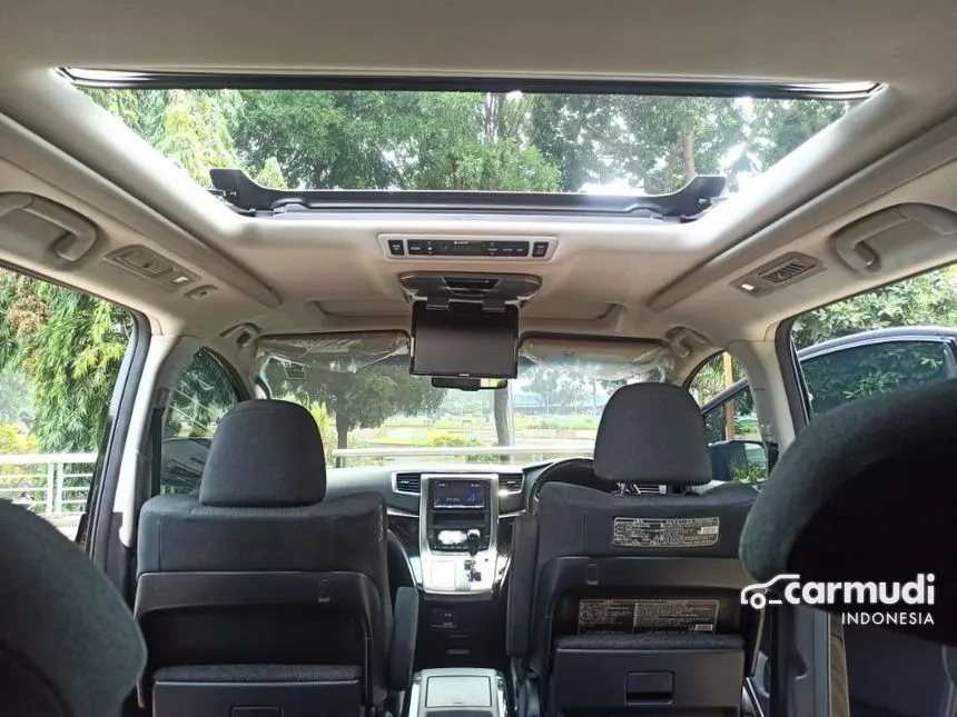 2013 Toyota Vellfire Z MPV