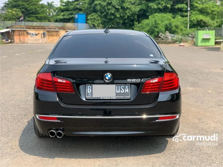 2016 BMW 520i Luxury Sedan