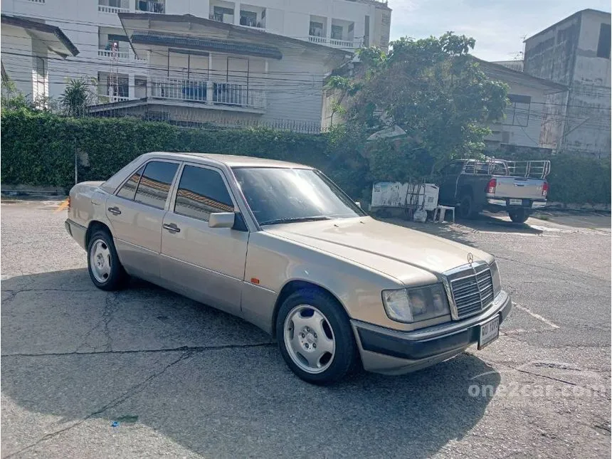 1992 Mercedes-Benz 230E Sedan