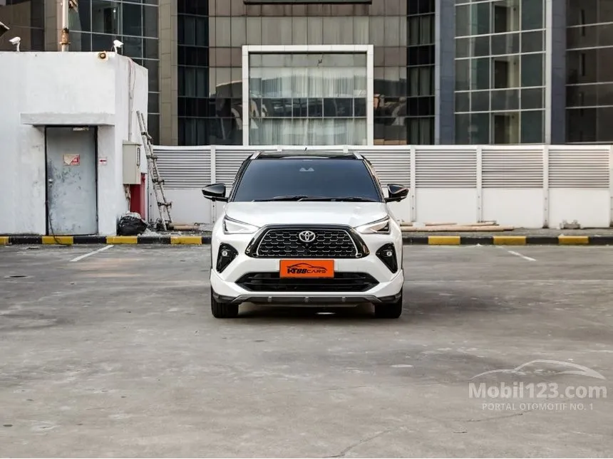2023 Toyota Yaris Cross S HV (2 Tone) w GR Parts Aero Pkg (Prem Clr) SUV