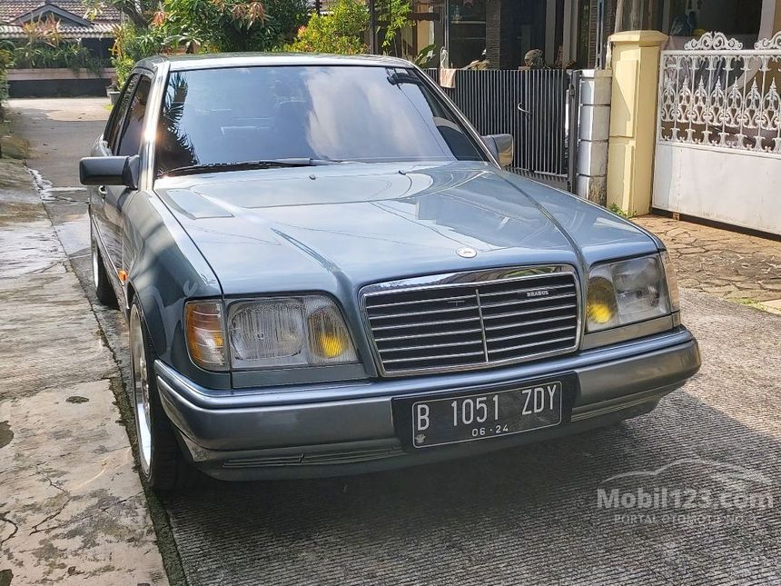 1991 Mercedes-Benz 230E Automatic Sedan