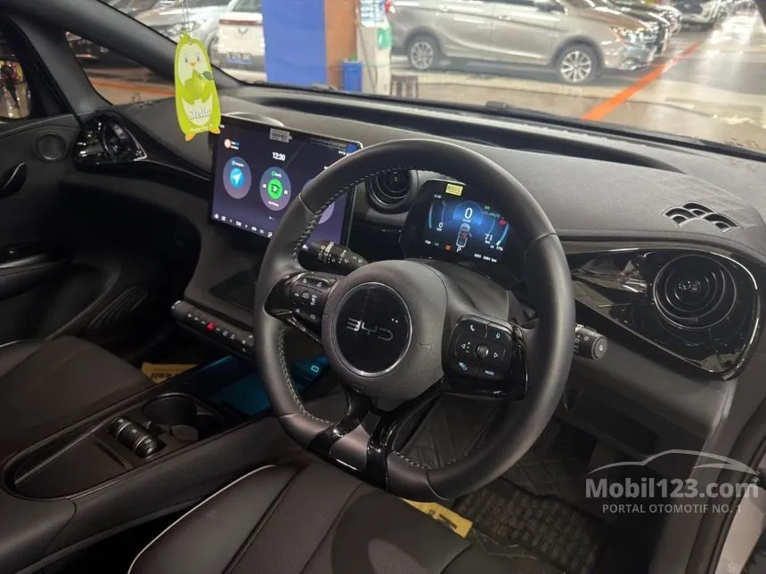 2025 BYD Dolphin Premium Extended Range Hatchback